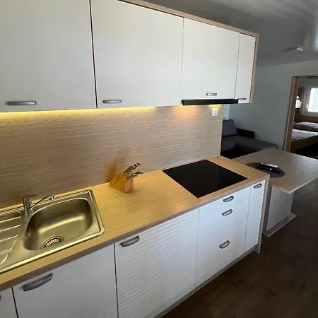 Κάμπινγκ Zen Murter Mobil